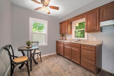 2410 Twilight St, Jackson, MI 49203 photo 3