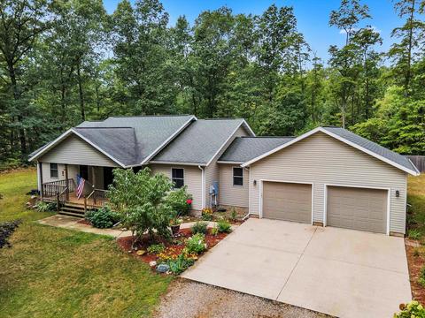 884 Nadeau Dr, Pullman, MI 49450 photo 1