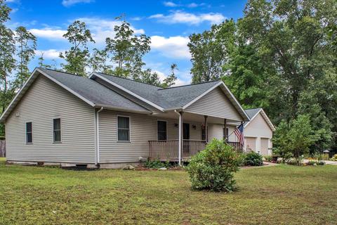 884 Nadeau Dr, Pullman, MI 49450 photo 2