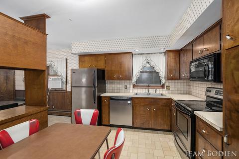 7379 Sheffield Dr SE, Ada, MI 49301 photo 11