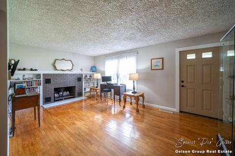 707 W Maple St, Belding, MI 48809 photo 5