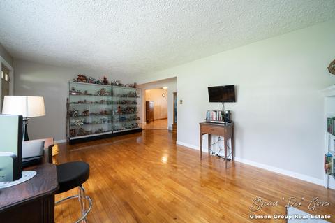 707 W Maple St, Belding, MI 48809 photo 9