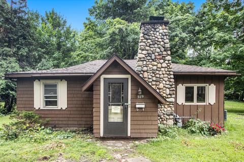 519 Oak St, Three Rivers, MI 49093 photo 2