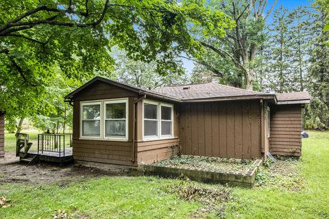 519 Oak St, Three Rivers, MI 49093 photo 4