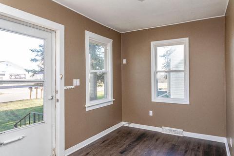 612 Wayne St, Jackson, MI 49202 photo 3