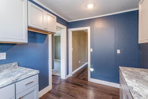 612 Wayne St, Jackson, MI 49202 photo 8