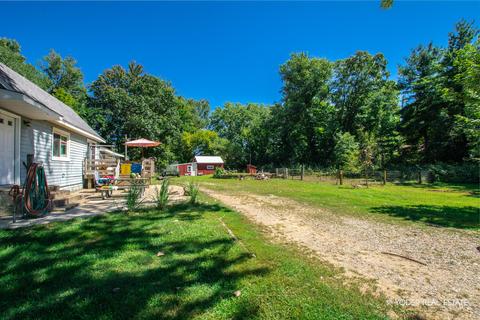 1283 2nd St, Plainwell, MI 49080 photo 3