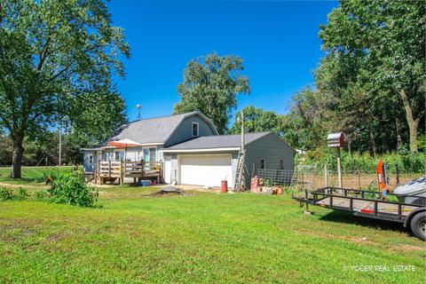 1283 2nd St, Plainwell, MI 49080 photo 4