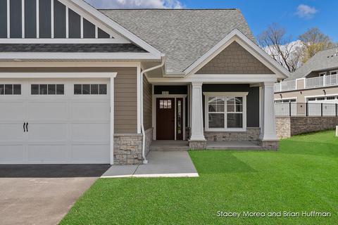183 Tamarack Ln NE, Rockford, MI 49341