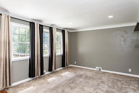104 Bradley Dr, Jackson, MI 49201 photo 4