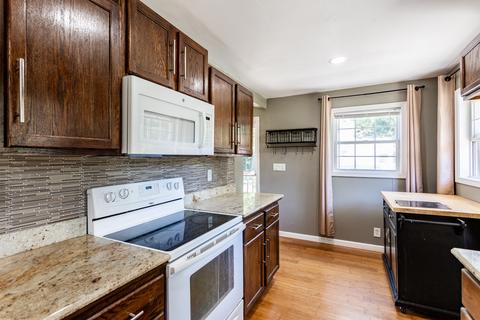 104 Bradley Dr, Jackson, MI 49201 photo 3