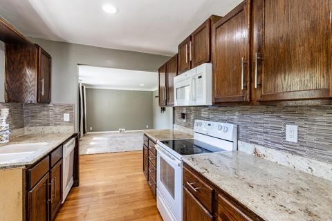104 Bradley Dr, Jackson, MI 49201 photo 8