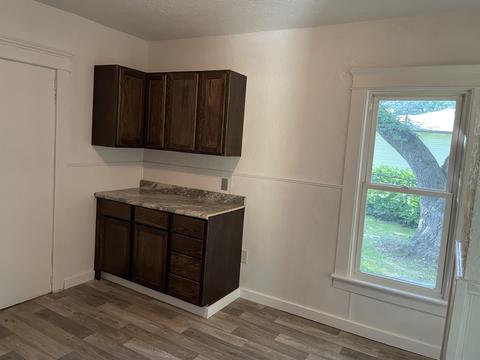 653 Chester St, Jackson, MI 49203 photo 8