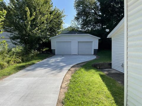 653 Chester St, Jackson, MI 49203 photo 3