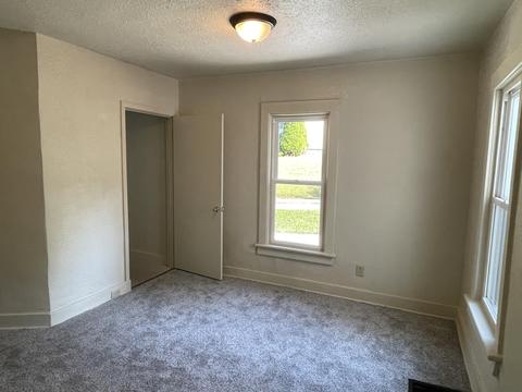 653 Chester St, Jackson, MI 49203 photo 7