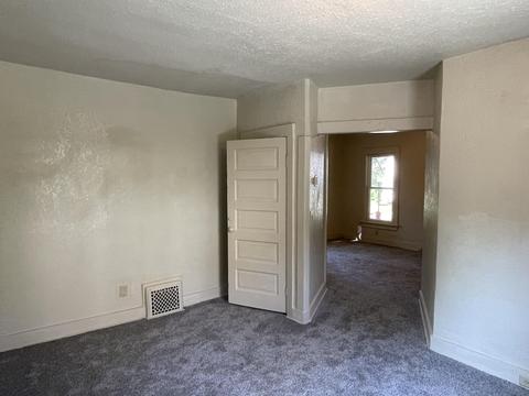 653 Chester St, Jackson, MI 49203 photo 6