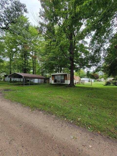 5350 Birch Island Dr, Barryton, MI 49305