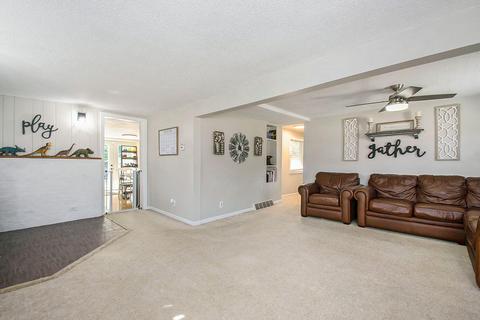 809 W Front St, Buchanan, MI 49107 photo 4