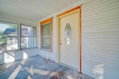 202 Hillside Ave, Jackson, MI 49203 photo 4