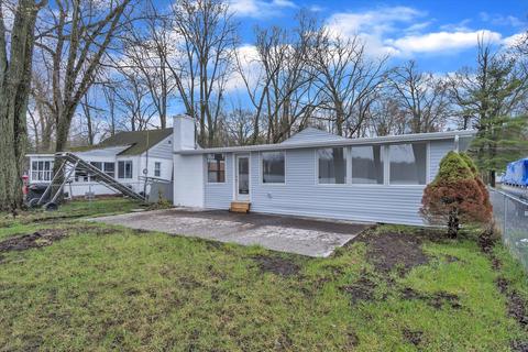 14038 Edgewater Dr, Gregory, MI 48137 photo 5