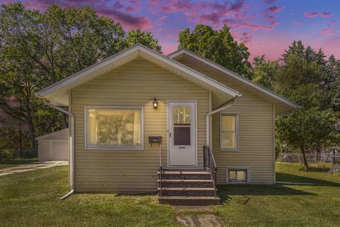 103 Chippewa St, Buchanan, MI 49107 photo 2