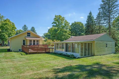 103 Chippewa St, Buchanan, MI 49107 photo 1