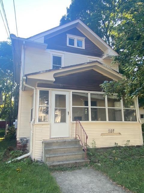 327 Orange St, Jackson, MI 49202 photo 1
