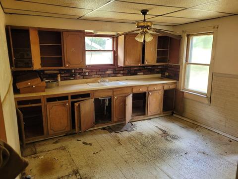 723 River Rd, Marshall, MI 49068 photo 2