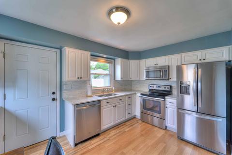 658 Sparks St, Jackson, MI 49202 photo 7