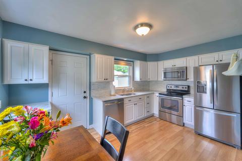 658 Sparks St, Jackson, MI 49202 photo 6
