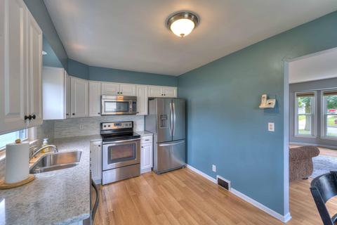 658 Sparks St, Jackson, MI 49202 photo 8