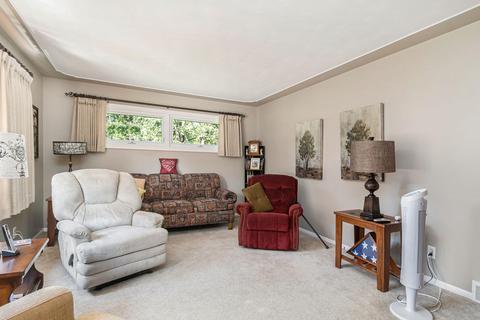 340 N 32nd St, Springfield, MI 49037 photo 6