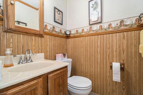 340 N 32nd St, Springfield, MI 49037 photo 11