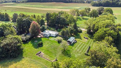 6975 Moscow Rd, Jerome, MI 49249 photo 2