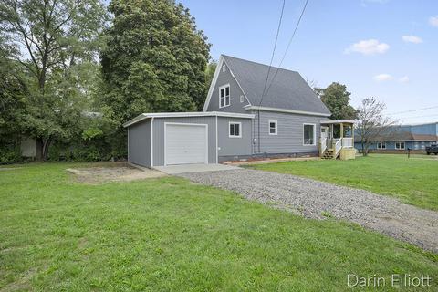 504 Leonard St, Belding, MI 48809 photo 1