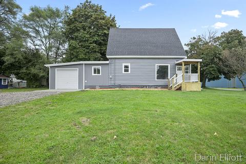 504 Leonard St, Belding, MI 48809 photo 2