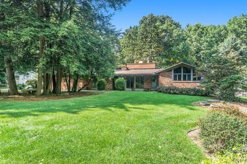3936 W Kathmar Dr, Jackson, MI 49203 photo 1