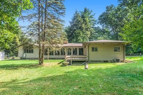3936 W Kathmar Dr, Jackson, MI 49203 photo 2