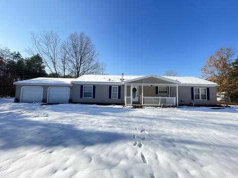 5121 W Jack Pine Dr, Grant, MI 49327 photo 2
