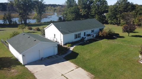 3114 NE Fleck Rd NE, Edmore, MI 48829 photo 1