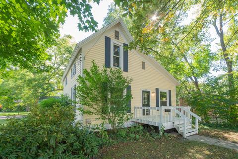 213 Jersey St, Plainwell, MI 49080 photo 2