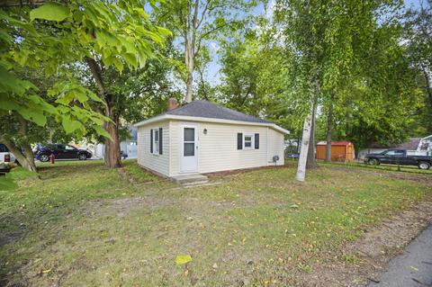 118 Charles St, Jackson, MI 49203 photo 2