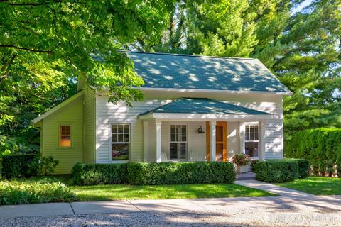 10 W Wall St, Douglas, MI 49406 photo 1