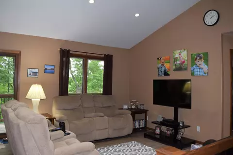 9694 Krupp Rd, Belding, MI 48809 photo 6