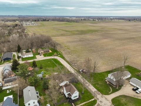 211 Beech St, Three Oaks, MI 49128 photo 4
