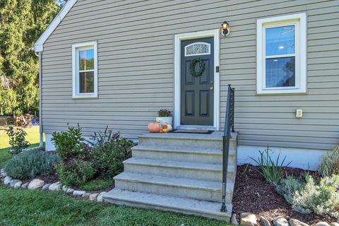 135 Glendale Ave, Jackson, MI 49203 photo 2