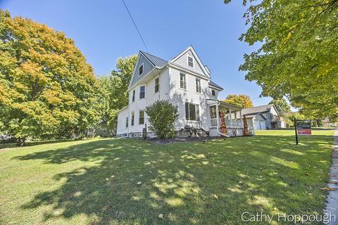 420 E Bridge St, Lyons, MI 48851 photo 3
