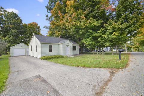 207 2nd St, Addison, MI 49220 photo 1