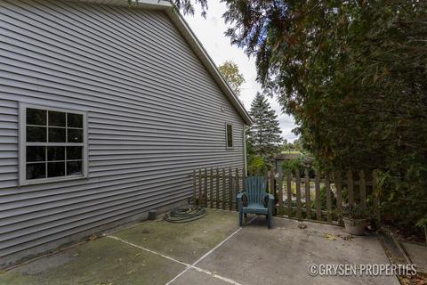 1944 Cedarbrook Dr, Jenison, MI 49428 photo 44