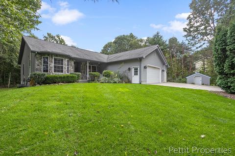 7144 Riverwood Dr, Belding, MI 48809 photo 2